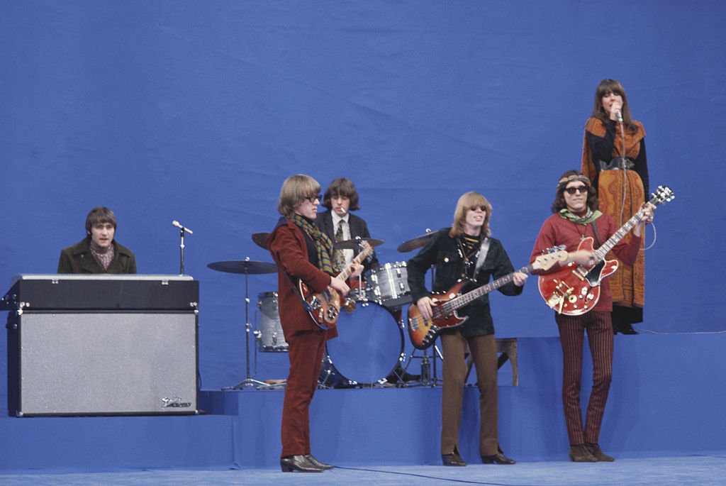 Image Credits: Getty Images / Michael Ochs Archives | Photo of Jefferson Airplane, May 1967, California, Los Angeles. (L-R) Marty Balin, Paul Kantner, Spencer Dryden, Jack Casady, Jorma Kaukonen, Grace Slick. Image Credits: Getty Images / Michael Ochs Archives | Photo of Jefferson Airplane, May 1967, California, Los Angeles. (L-R) Marty Balin, Paul Kantner, Spencer Dryden, Jack Casady, Jorma Kaukonen, Grace Slick.