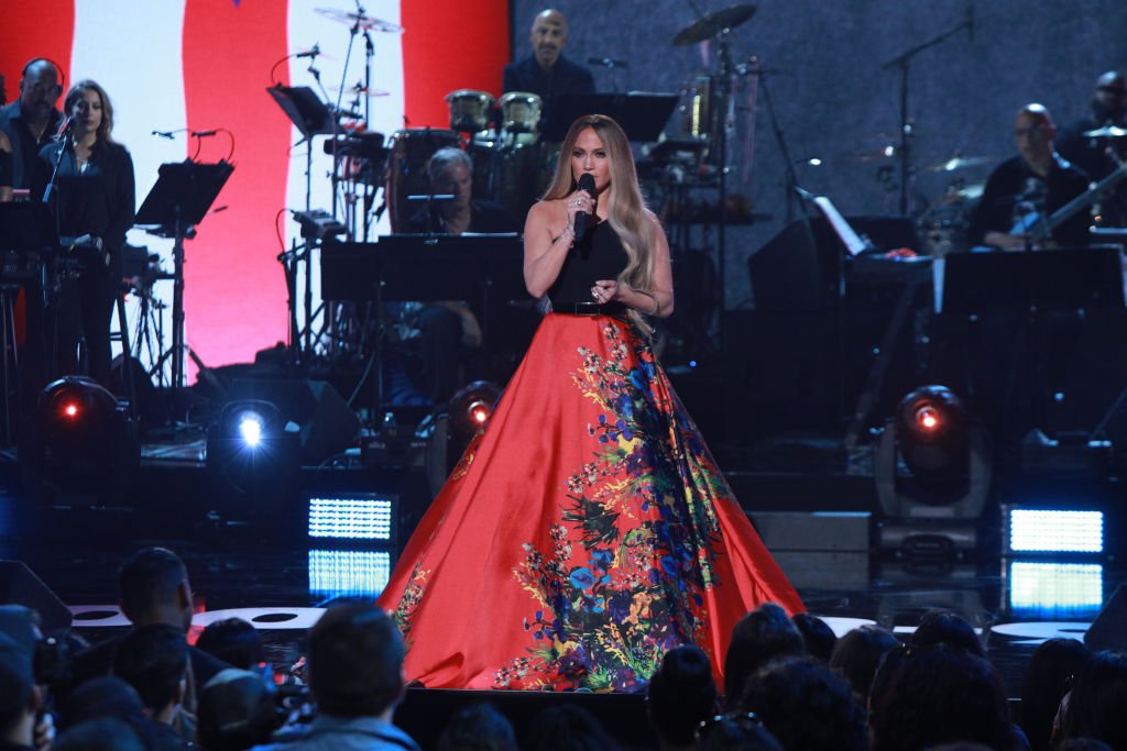 Image Source: Getty Images | Jennifer performing