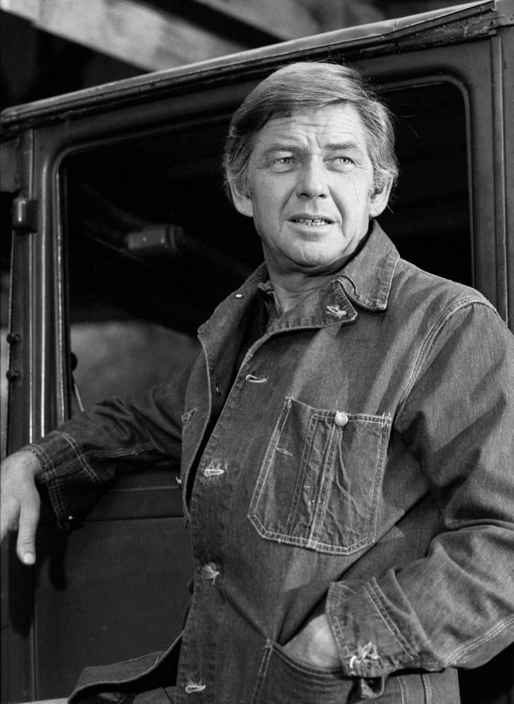 Image Credits: Getty Images / CBS | Ralph Waite as John Walton in the episode 'Children's Carol', in the CBS television series "The Waltons," September 20, 1977.