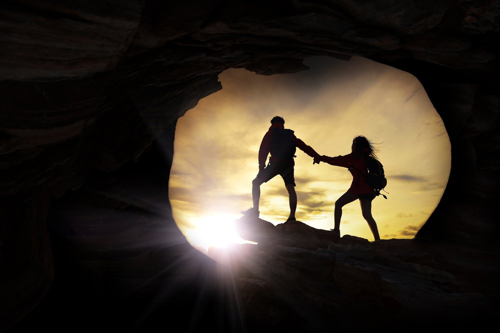 Young couple escapes together | Shutterstock