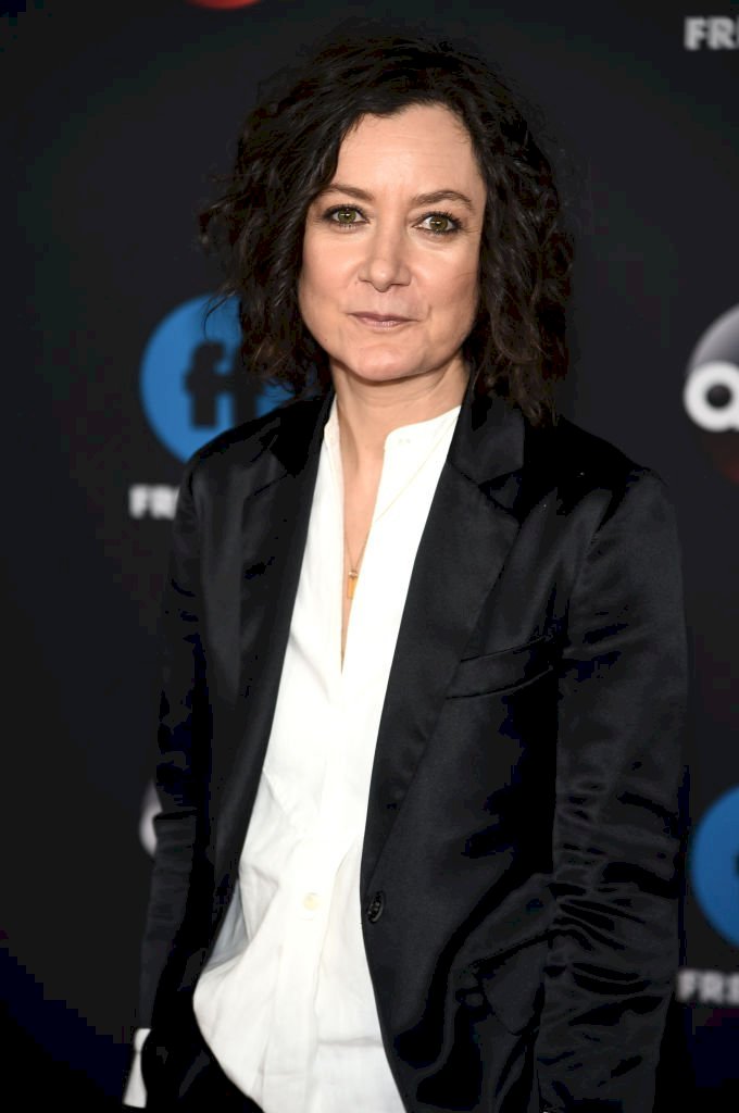 Image Credit: Getty Images/Dimitrios Kambouris | Sara Gilbert of Roseanne attends during 2018 Disney, ABC, Freeform Upfront at Tavern On The Green