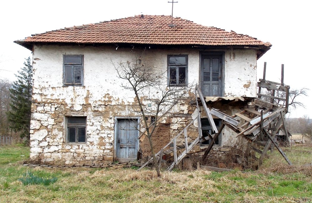 Abandoned House | Shutterstock