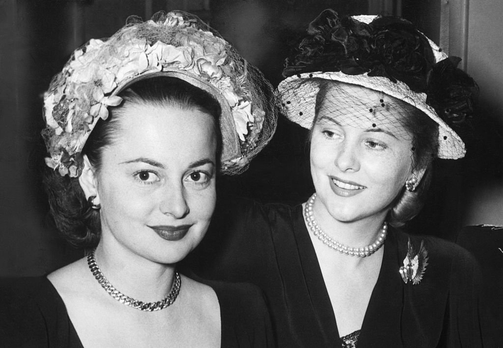 Image Credits: Getty Images / Bettmann | Olivia de Havilland and Joan Fontane Image Credits: Getty Images / Bettmann | Olivia de Havilland and Joan Fontane