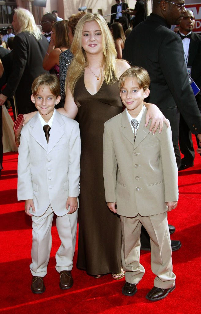 Madylin Sweeten and brothers Sawyer Sweeten and Sullivan Sweeten at the 57th Annual Emmy Awards held at the Shrine Auditorium on September 18, 2005 | Source: Getty Images