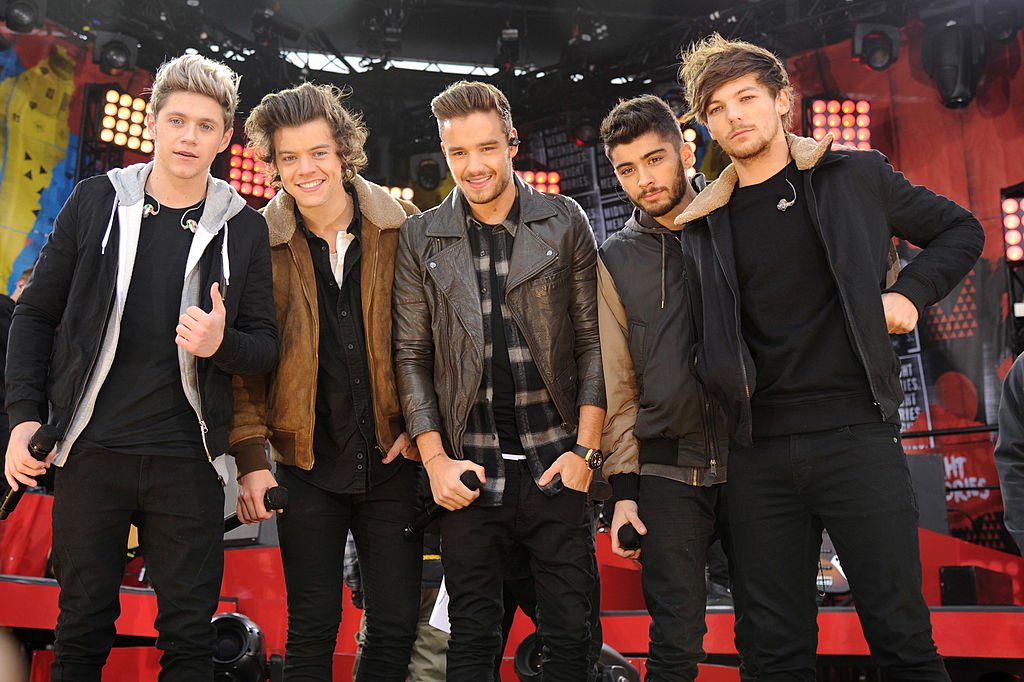 Image Source: Getty Images/One Direction performing at a event