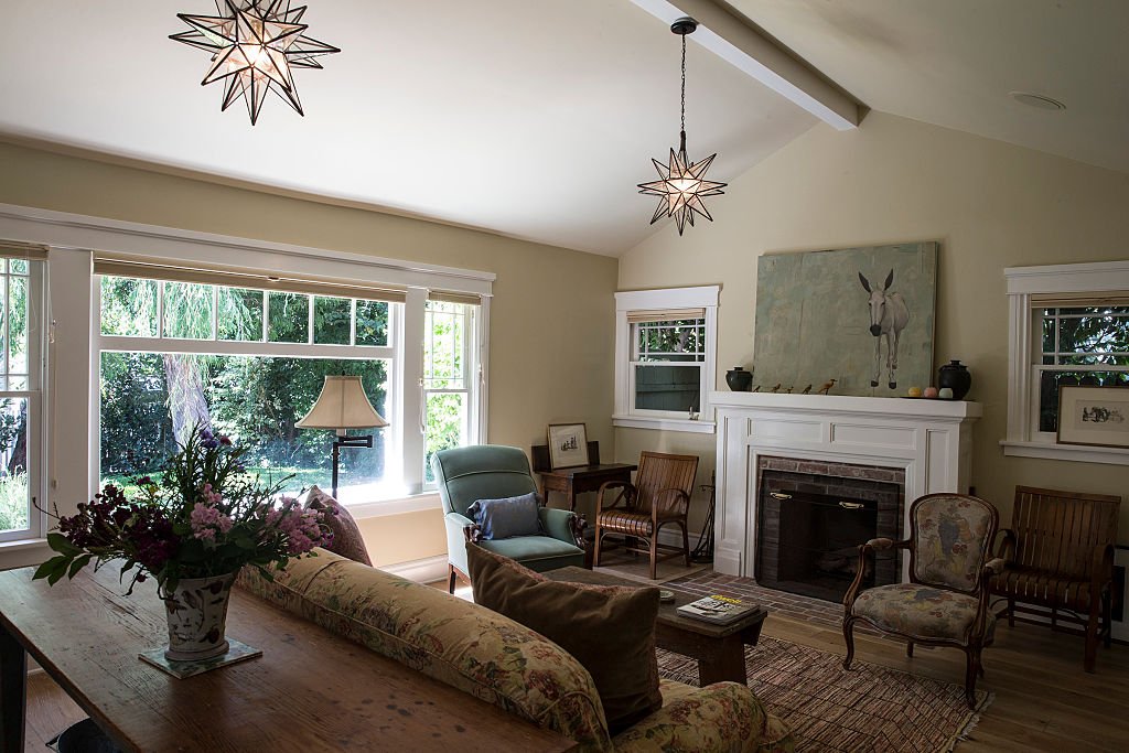 Image Credit: Getty Images / Actress and Oscar winner, Linda Hunt shares inside her bungalow.