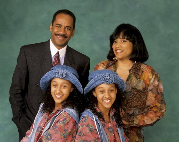 Image Credit: Getty Images / Tia and Tamera Mowry with Jackee Harry and Tim Reid.