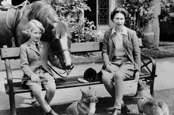 Image Credit: Getty Images/Gamma-Keystone/Keystone-France | Princess Anne with her Mother Queen Elizabeth II 1950