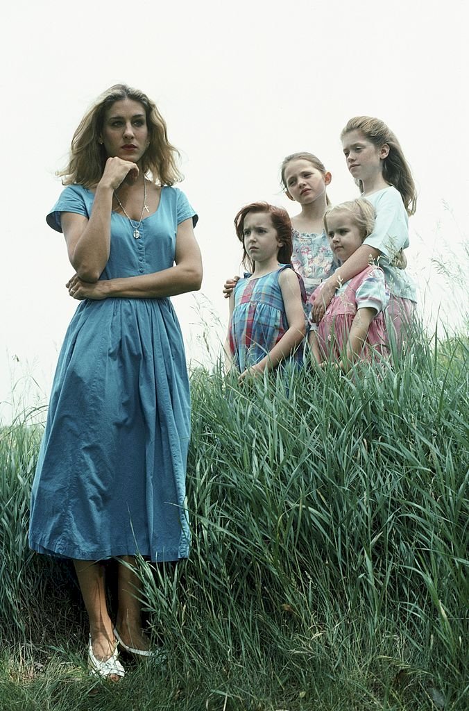 Image Credits: Getty Images / Alice S. Hall / NBC / NBCU Photo Bank | Sarah Jessica Parker as Callie Cain, Lacey Guyon as Susan Cain, Jessica Campbell as Julie Cain, Amanda Laughlin/Molly Laughlin as Cindy Cain, Lexi Randall as Jessica Cain. Image Credits: Getty Images / Alice S. Hall / NBC / NBCU Photo Bank | Sarah Jessica Parker as Callie Cain, Lacey Guyon as Susan Cain, Jessica Campbell as Julie Cain, Amanda Laughlin/Molly Laughlin as Cindy Cain, Lexi Randall as Jessica Cain.