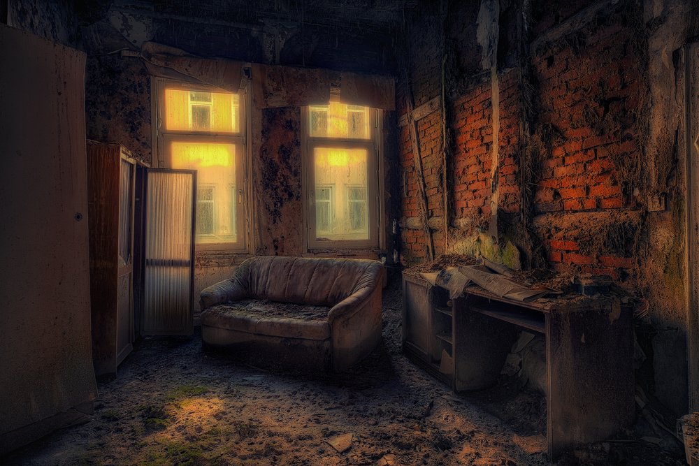 An abandoned hotel room | Shutterstock