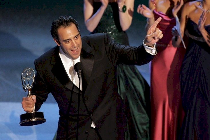 Image Credits: Getty Images / Actor Brad Garrett accepts the award for Best Supporting Actor in a Comedy Series for "Everybody Love Raymond" onstage