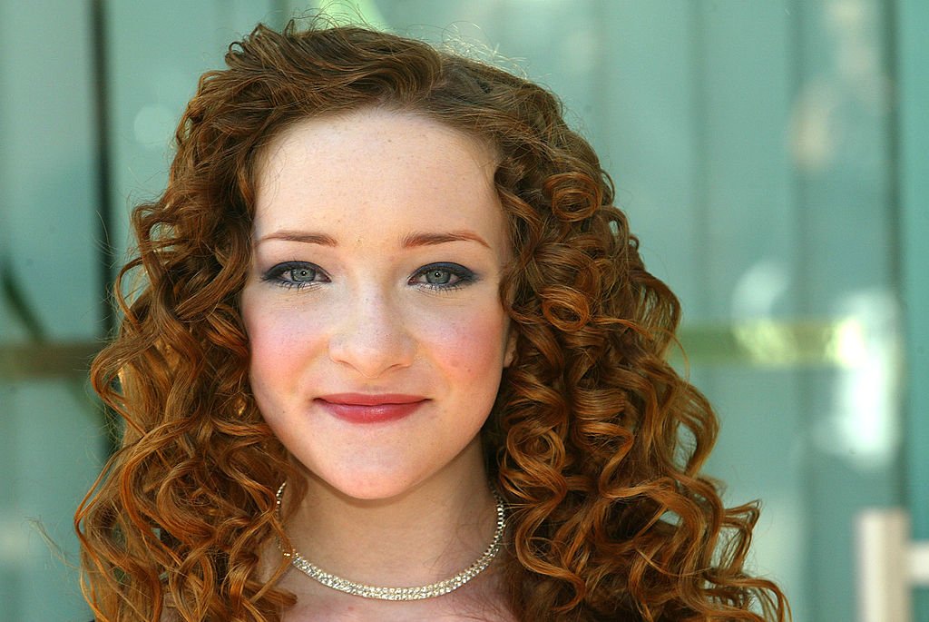 Image Credit: Getty Images / Actress Scarlett Pomers arrives at The Academy of Television Arts and Sciences 55th Annual Los Angeles Area Emmy Awards on September 6, 2003 in No. Hollywood, California.
