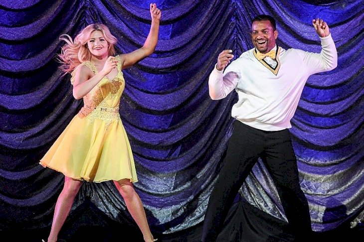Image Credit: Getty Images/WireImage/Daniel Zuchnik | Witney Carson and Alfonso Ribeiro perform onstage during Image Credit: Getty Images/WireImage/Daniel Zuchnik | Witney Carson and Alfonso Ribeiro perform onstage during