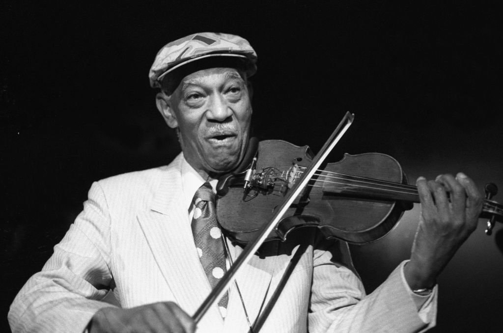 Image Credits: Getty Images / John Atashian | Violinist Papa John Creach is shown performing on stage during a "live" concert appearance with the Jefferson Airplane on February 12, 1992. Image Credits: Getty Images / John Atashian | Violinist Papa John Creach is shown performing on stage during a "live" concert appearance with the Jefferson Airplane on February 12, 1992.
