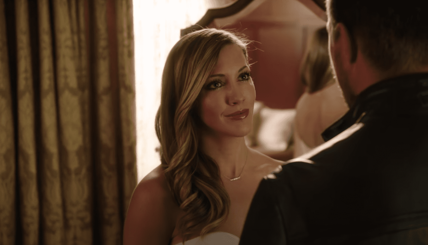 Image Source: Youtube/Katie Cassidy Daily|Arrow/CW
