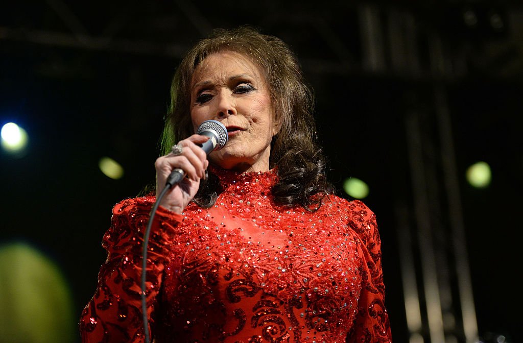 Image Credit: Getty Images / Singer Loretta Lynn performs onstage at Stubbs on March 17, 2016 in Austin, Texas.