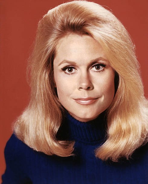 Image Source: Getty Images| Elizabeth posing for the camera Image Source: Getty Images| Elizabeth posing for the camera