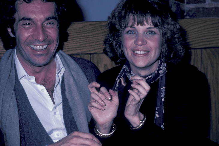 Bill Hudson and Cindy Williams during "Hysterical" Wrap Party at Sagebrush Casita Restaurant in Los Angeles, California, on February 1, 1982. | Photo: Getty Images.