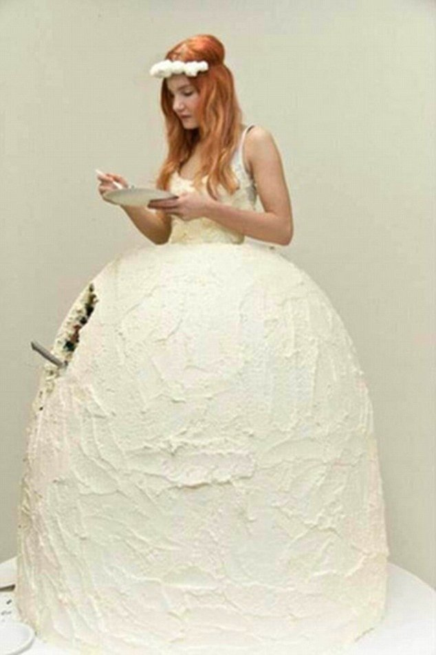 wedding dress made guests uncomfortable