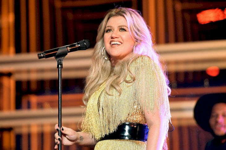 Image Credit: Getty Images/Getty Images for dcp/Matt Winkelmeyer | Kelly Clarkson performs onstage at the 2018 Billboard Music Awards