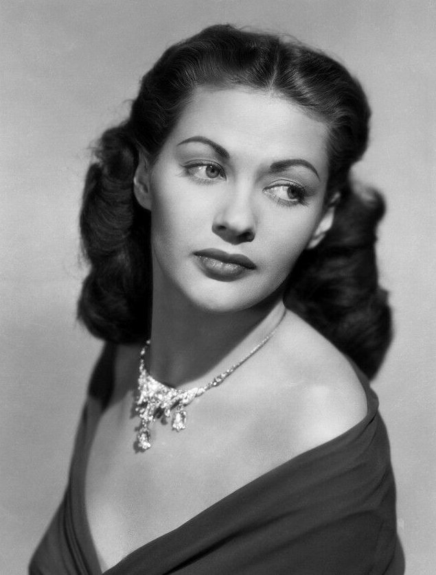 Image Source: Wikimedia Commons|Yvonne De Carlo – Canadian-American actress, dancer, and singer Image Source: Wikimedia Commons|Yvonne De Carlo – Canadian-American actress, dancer, and singer