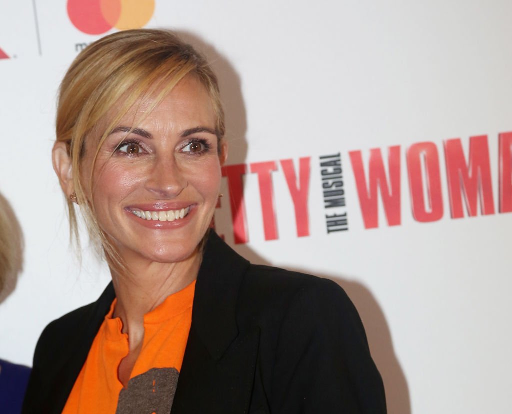 Image Source: Getty Images/Bruce Glikas/ulia Roberts poses at a special performance of of the new musical based on the film "Pretty Woman" honoring director Garry Marshall on Broadway Image Source: Getty Images/Bruce Glikas/ulia Roberts poses at a special performance of of the new musical based on the film "Pretty Woman" honoring director Garry Marshall on Broadway