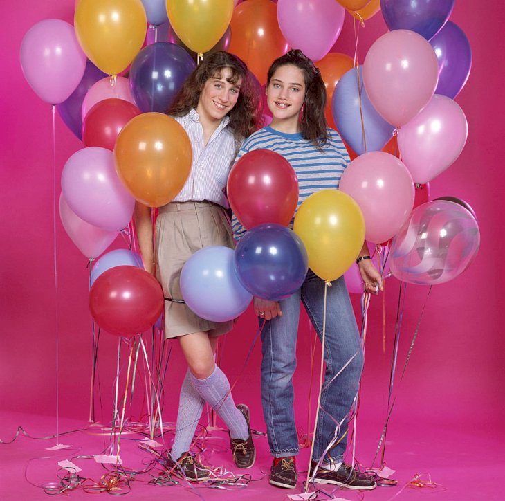 Image Credits: Getty Images / CBS | Square Pegs, a CBS situation comedy, featuring (from left) Sarah Jessica Parker as Patty Greene and Amy Linker as Lauren Hutchinson. Image dated 1982. Image Credits: Getty Images / CBS | Square Pegs, a CBS situation comedy, featuring (from left) Sarah Jessica Parker as Patty Greene and Amy Linker as Lauren Hutchinson. Image dated 1982.