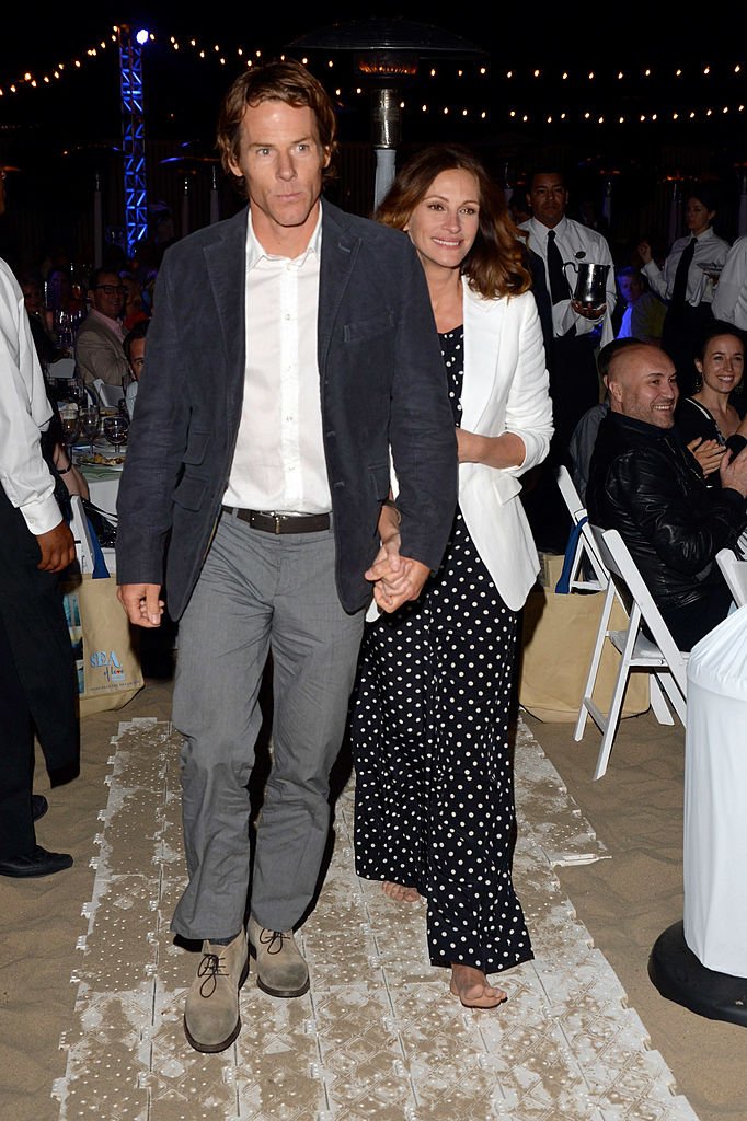 Image Source: Getty Images/Lester Cohen/Daniel Moder and actress Julia Roberts attend Heal The Bay's "Bring Back The Beach" Annual Awards Presentation & Dinner held at The Jonathan Club on May 17, 2012 in Santa Monica, California Image Source: Getty Images/Lester Cohen/Daniel Moder and actress Julia Roberts attend Heal The Bay's "Bring Back The Beach" Annual Awards Presentation & Dinner held at The Jonathan Club on May 17, 2012 in Santa Monica, California