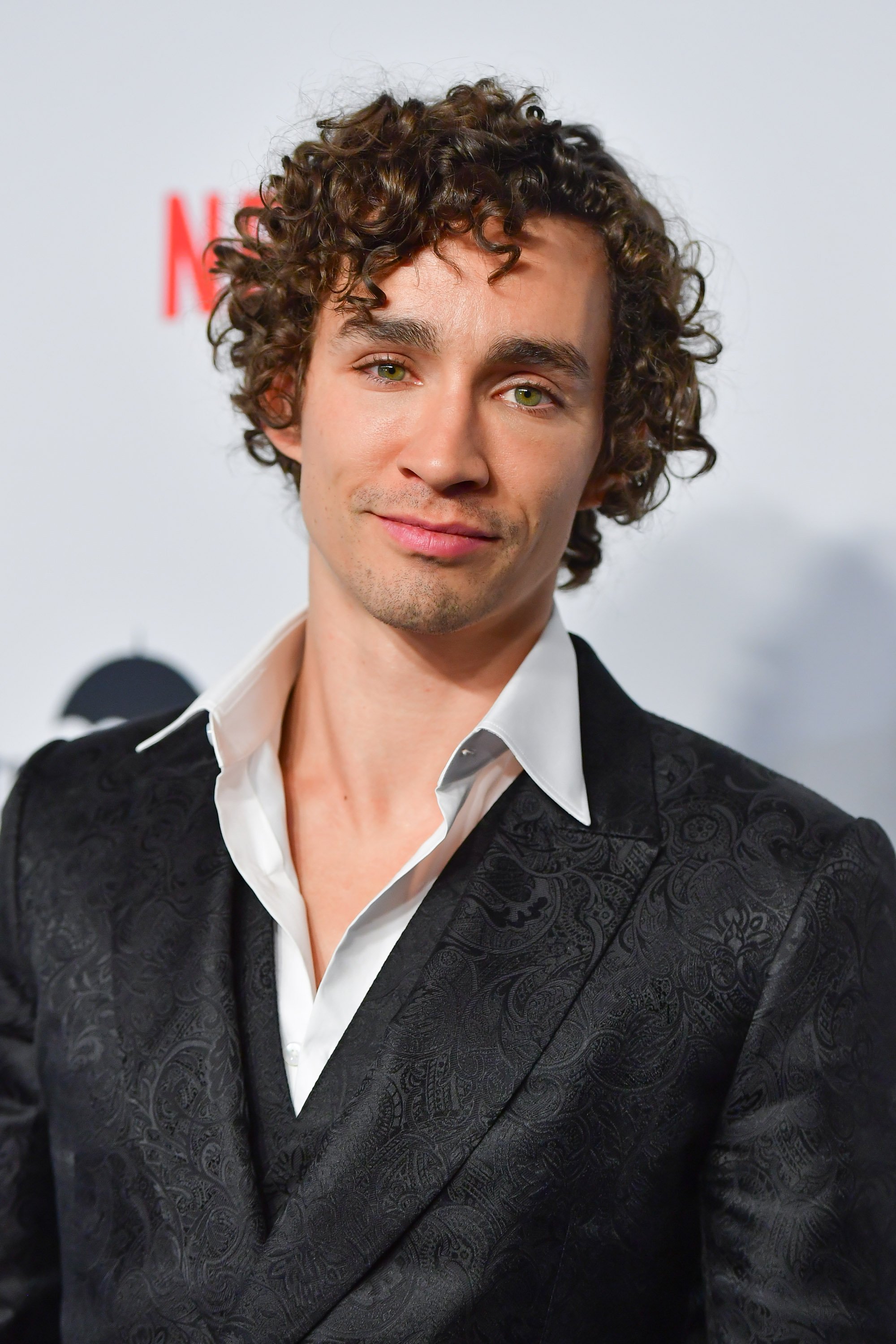 Robert Sheehan attends the premiere of Netflix's 'The Umbrella Academy' / Getty Images