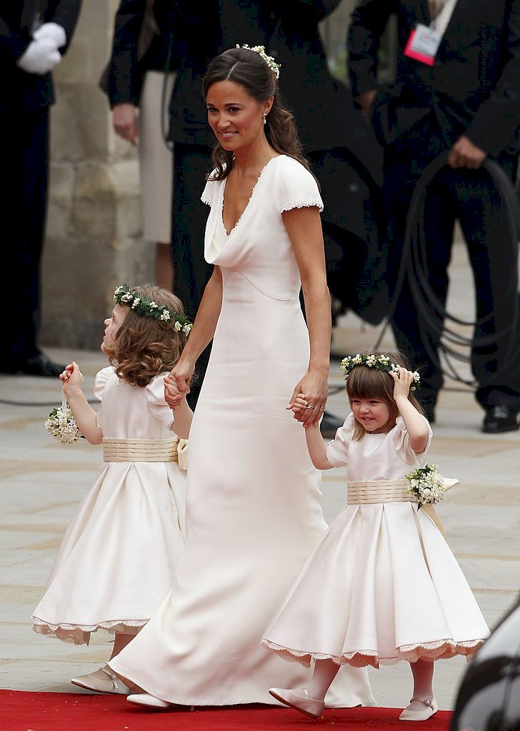 Image Credit: Getty Images/Dan Kitwood | Eliza holding Pippa Middleton's hand