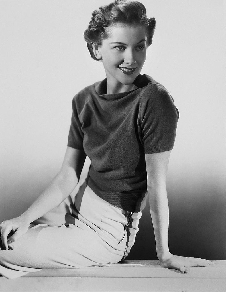 Image Source: Getty Images/Donaldson Collection/A 1937 photo of Joan Fontaine as she poses for a portrait