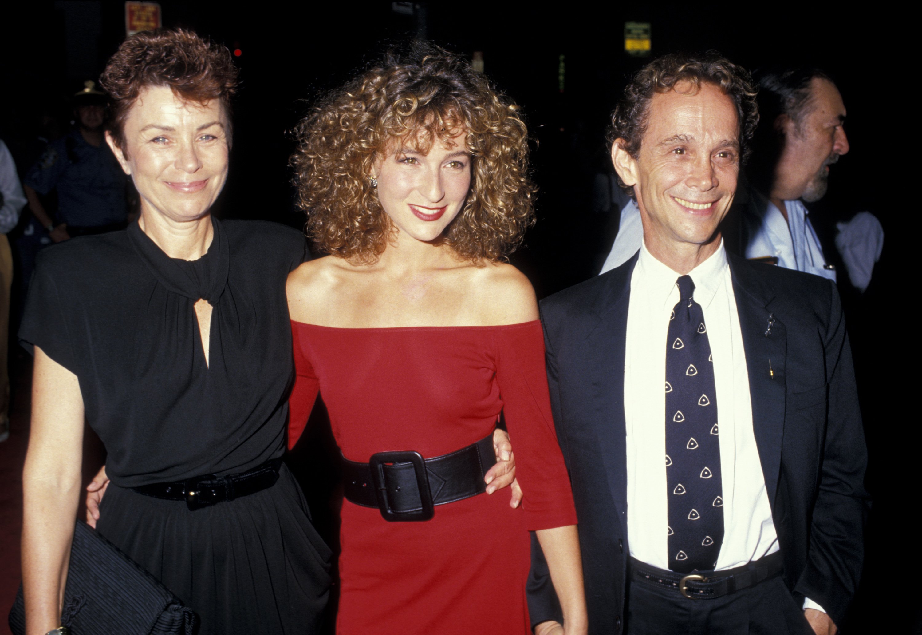Jo Wilder, Jennifer Grey, and Joel Grey during Premiere of "Dirty Dancing" / Photo:Getty Images
