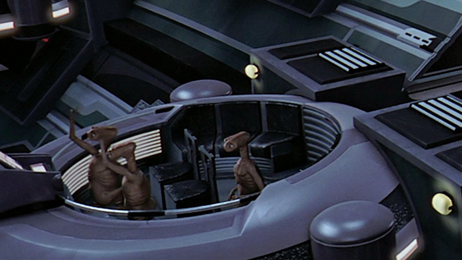 Image credits: Reddit/ZultarTeDestroyer - Lucasfilms/Walt Disney Pictures/Star Wars Episode I: The Phantom Menace Image credits: Reddit/ZultarTeDestroyer - Lucasfilms/Walt Disney Pictures/Star Wars Episode I: The Phantom Menace