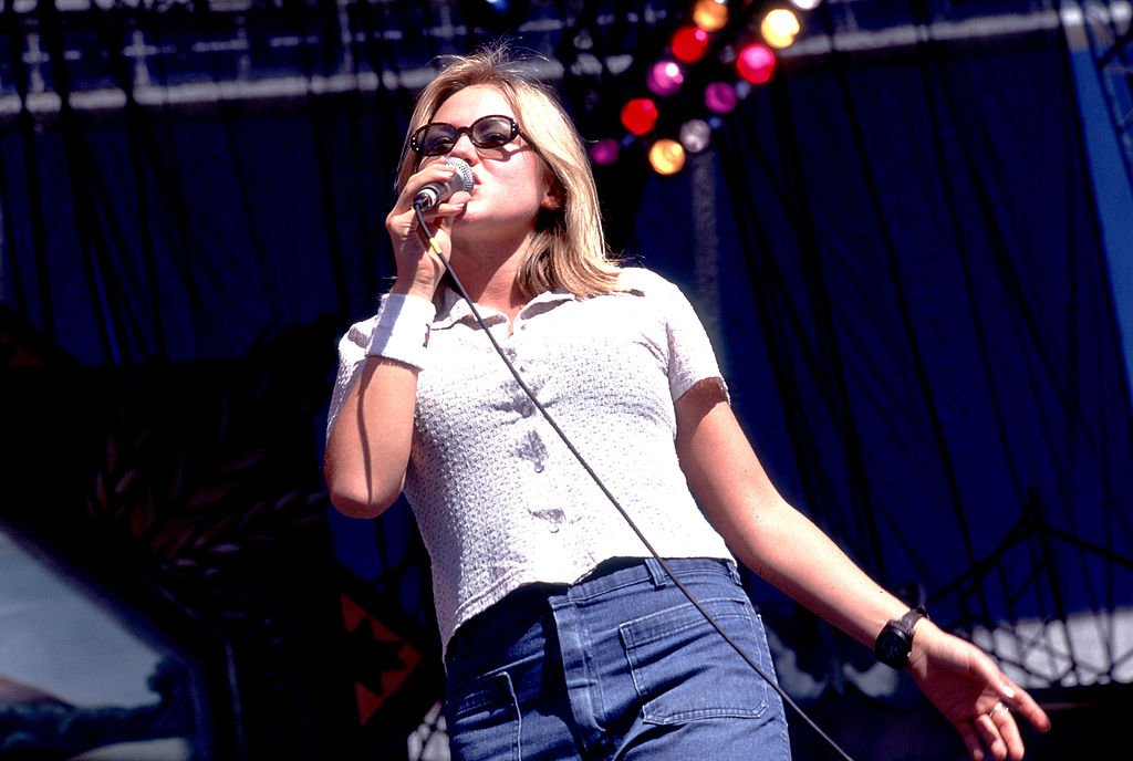 Image Source: Getty Images/Paul Natkin | Jewel on 10/12/96 in Columbia, SC