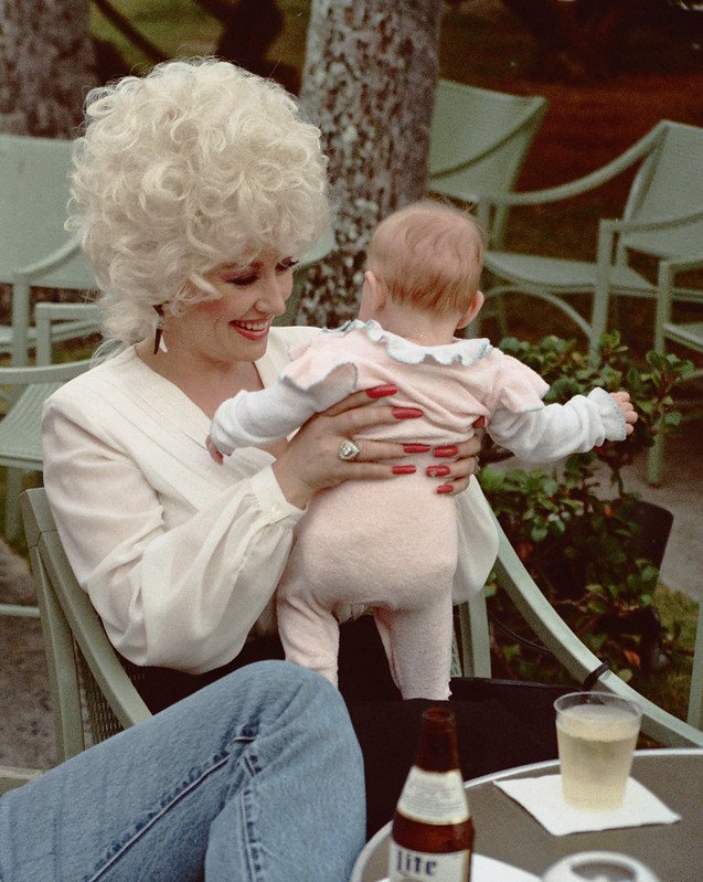 "Dolly Parton" (CC BY 2.0) by Alan Light / flickr "Dolly Parton" (CC BY 2.0) by Alan Light / flickr