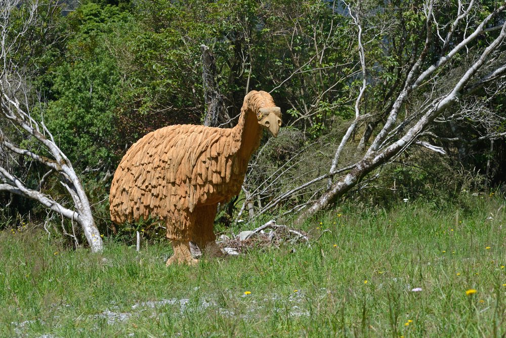 Wooden sculpture of the extinct New Zealand moa near Otira, South Island | Shutterstock