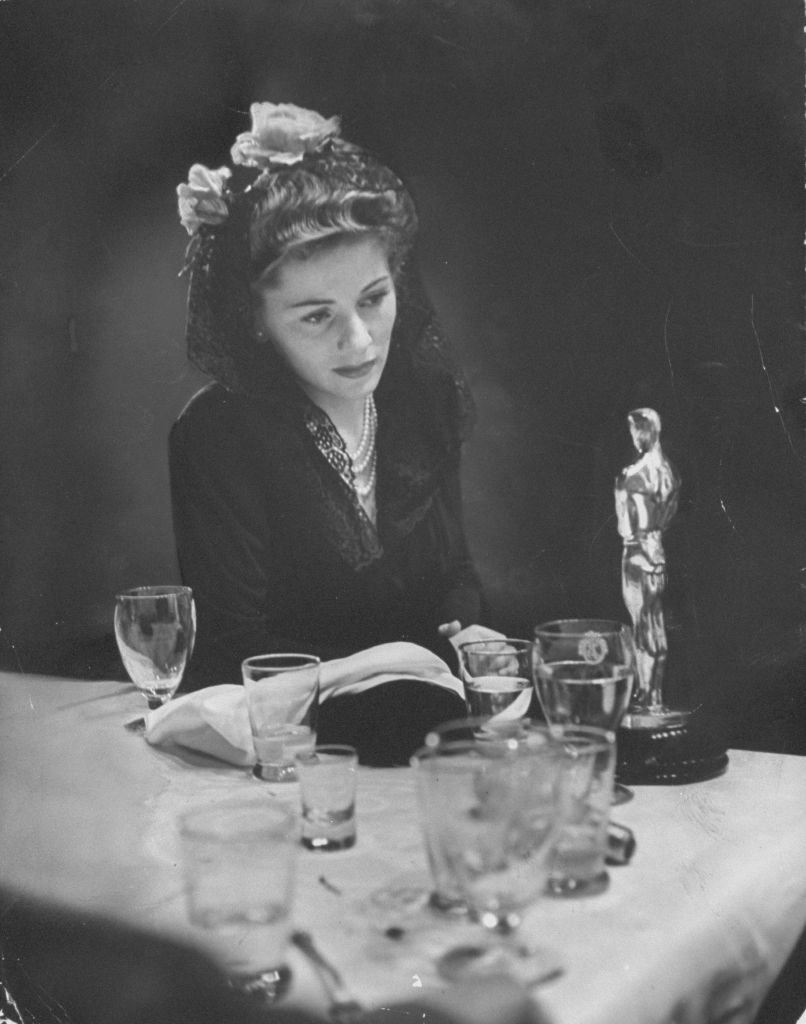 Image Credits: Getty Images / Peter Stackpole/The LIFE Picture Collection | Actress Joan Fontaine gazes thoughtfully at her Oscar award for her 1941 role in the film Suspicion Image Credits: Getty Images / Peter Stackpole/The LIFE Picture Collection | Actress Joan Fontaine gazes thoughtfully at her Oscar award for her 1941 role in the film Suspicion