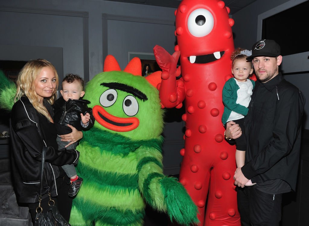 Image Credit: Getty Images / Nicole Richie, son Sparrow Madden, musician Joel Madden and daughter Harlow Madden attend Yo Gabba Gabba! Live! on November 27, 2010.