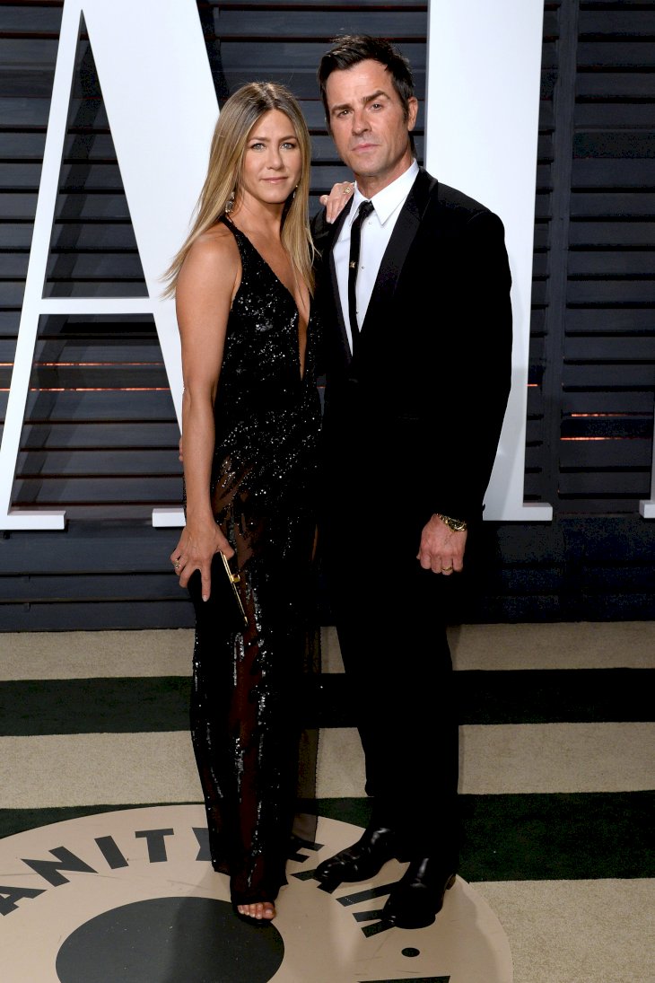 Image Credit: Getty Images/Anthony Harvey | Justin Theroux and Jennifer Aniston attend the 2017 Vanity Fair Oscar Party