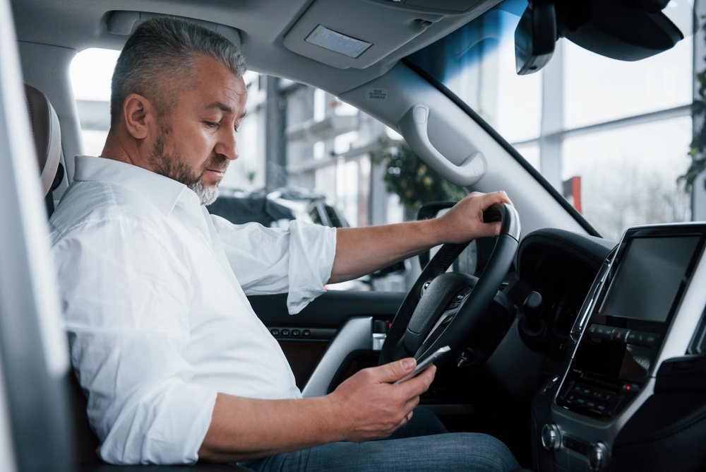 Preparing to answer phone | Shutterstock Preparing to answer phone | Shutterstock