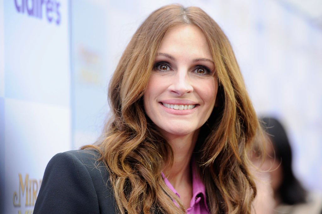 Image Credit: Getty Images / Actress Julia Roberts arrives at Relativity Media's "Mirror Mirror" Los Angeles premiere at Grauman's Chinese Theatre on March 17, 2012 in Hollywood, California. Image Credit: Getty Images / Actress Julia Roberts arrives at Relativity Media's "Mirror Mirror" Los Angeles premiere at Grauman's Chinese Theatre on March 17, 2012 in Hollywood, California.