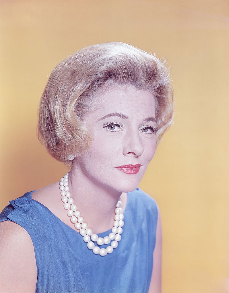 Image Source: Getty Images/Camerique/Fontaine in 1965 wearing a pearl necklace for a portrait