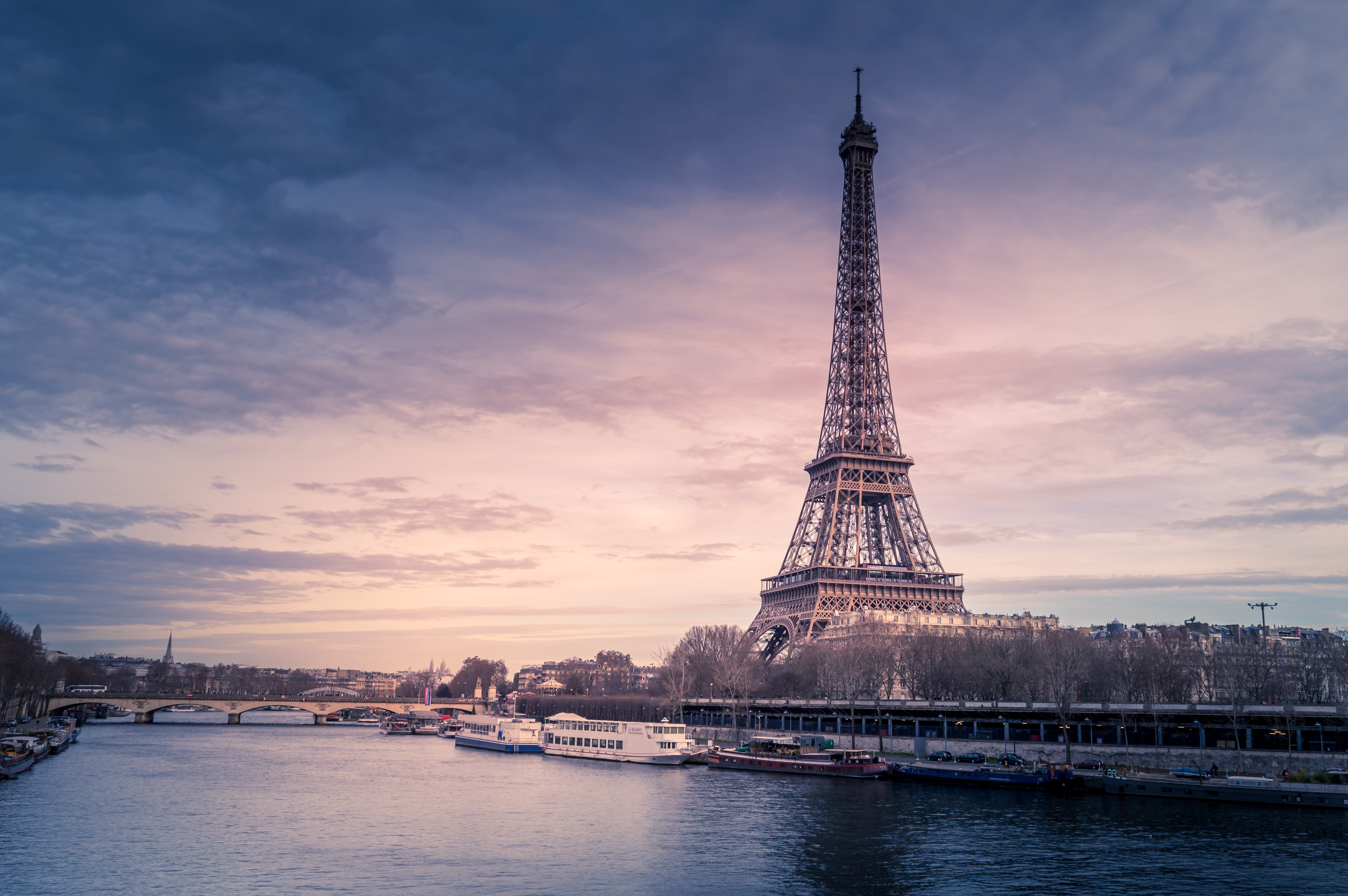 Paris at sunset | Unsplash