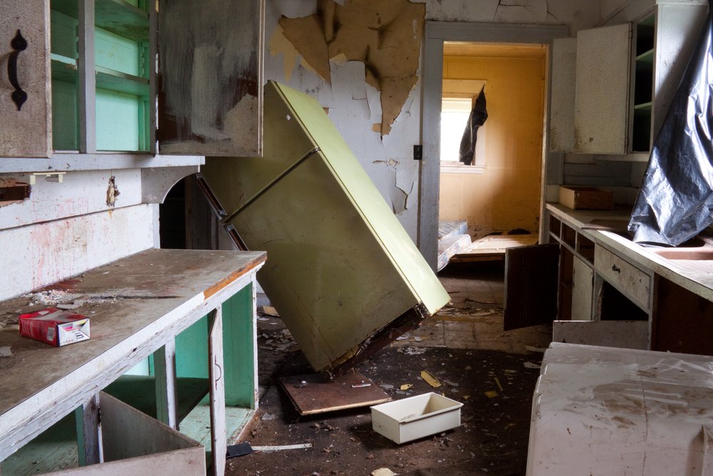 An old house ransacked | Shutterstock