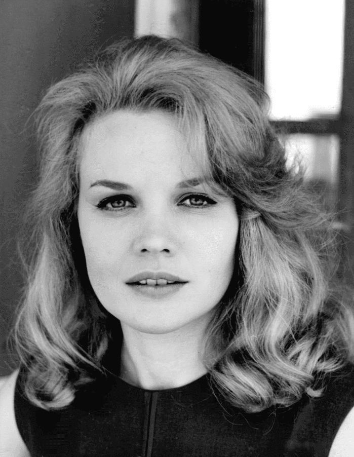 Image Source: Wikimedia Commons|Carroll Baker in 1962 Image Source: Wikimedia Commons|Carroll Baker in 1962