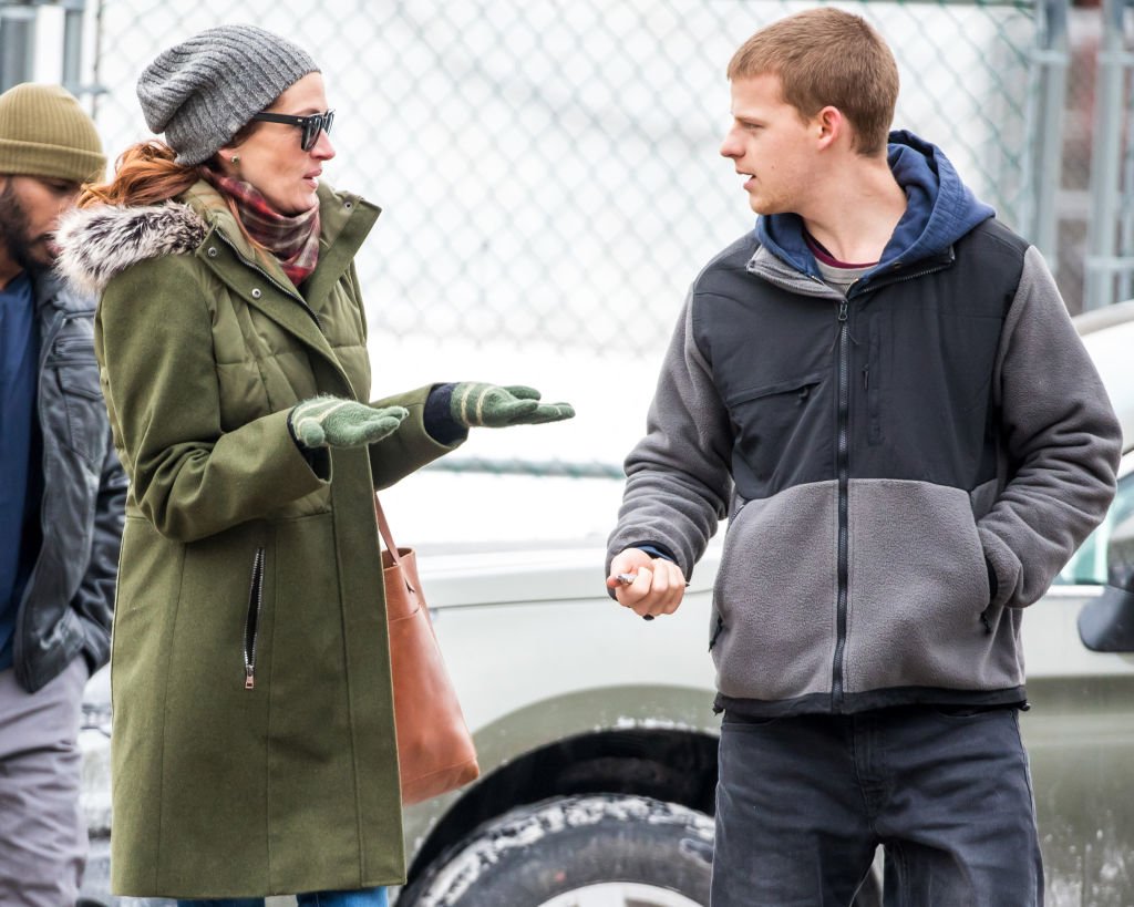 Image Source: Getty Images/Alessio Botticelli/Julia Roberts and Lucas Hedges are seen on location filming 'Ben Is Back' on January 8, 2018 in New York, New York Image Source: Getty Images/Alessio Botticelli/Julia Roberts and Lucas Hedges are seen on location filming 'Ben Is Back' on January 8, 2018 in New York, New York