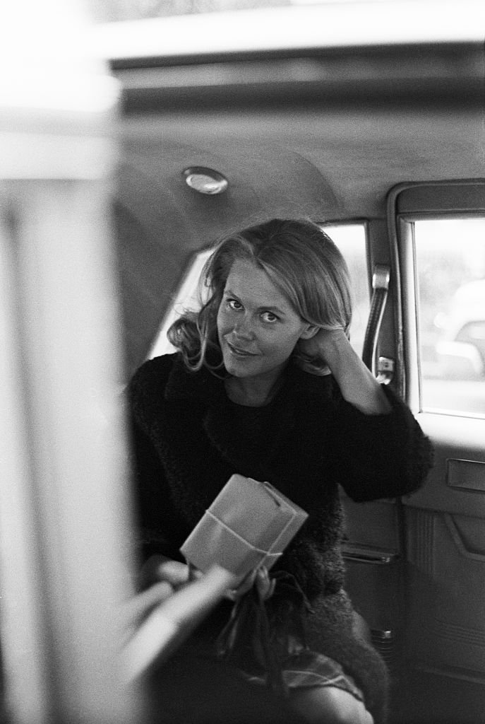 Image Credits: Getty Images / Art Zelin | Elizabeth Montgomery in a car; circa 1970; New York. Image Credits: Getty Images / Art Zelin | Elizabeth Montgomery in a car; circa 1970; New York.