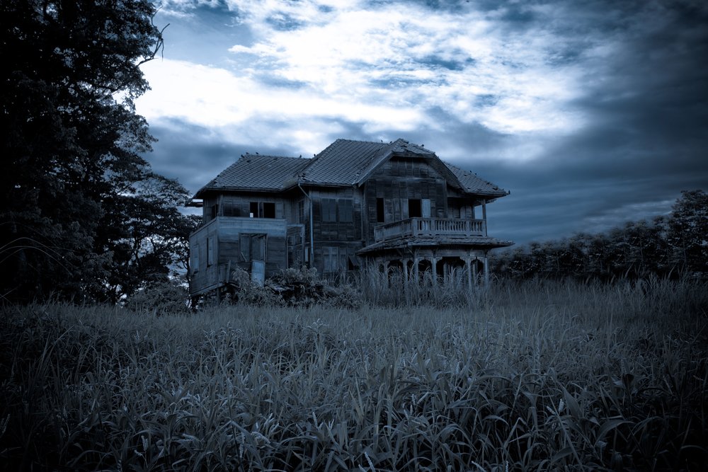 Abandoned old house in Thailand | Shutterstock