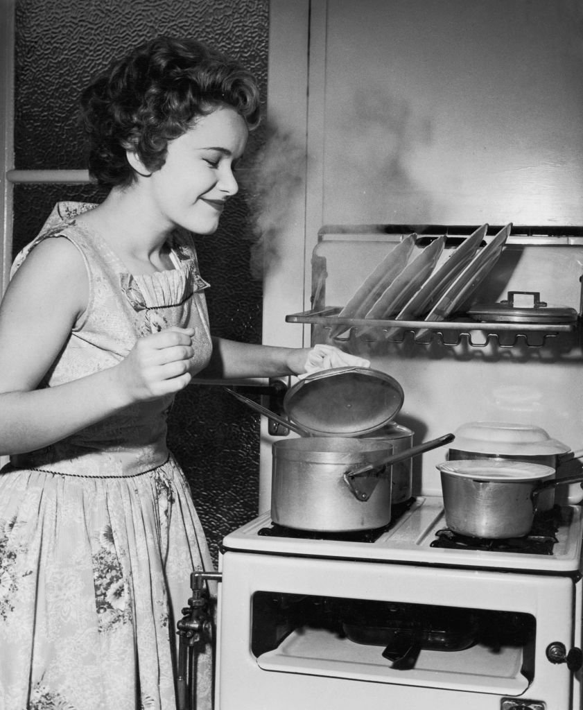 Image Credits: Getty Images/Hulton Archive/Keystone Features/Chris Ware Image Credits: Getty Images/Hulton Archive/Keystone Features/Chris Ware