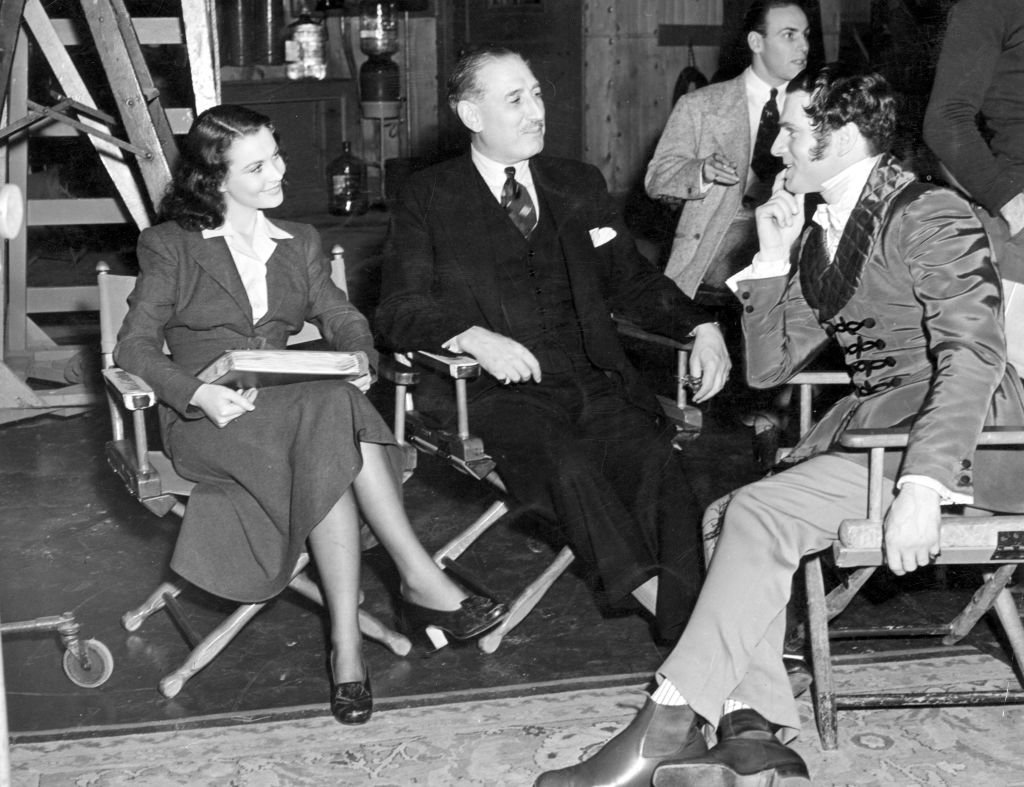 Image Credits: Getty Images / Hulton Archive | Vivien Leigh and Laurence Olivier talking